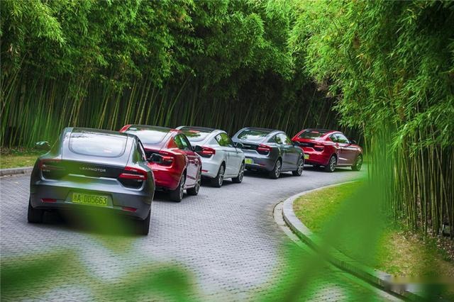 开了零跑S01才知道，10多万的车也能很有乐趣