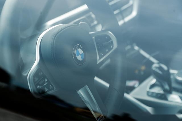 BMW 330i M运动曜夜版再次热血迎战