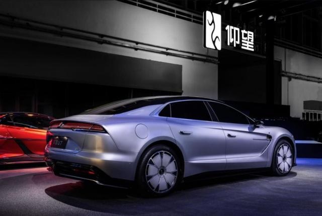北京车展比亚迪又放大招，搭载云辇-Z技术的仰望U7有多强？