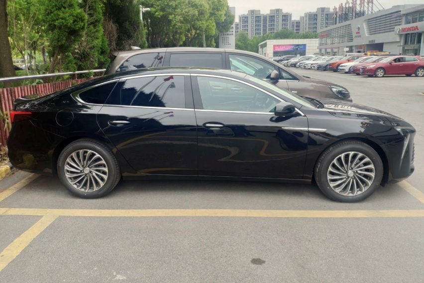 3天后上市！新一代君越到店，气势胜过迈腾，配弧面6K屏+怀挡