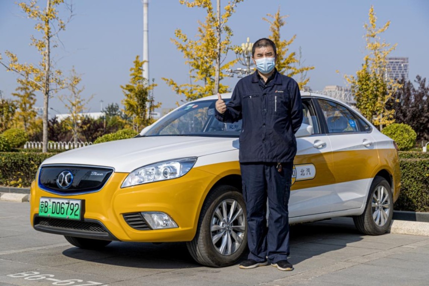 多快好省，20年老司机点评BEIJING汽车换电出租车