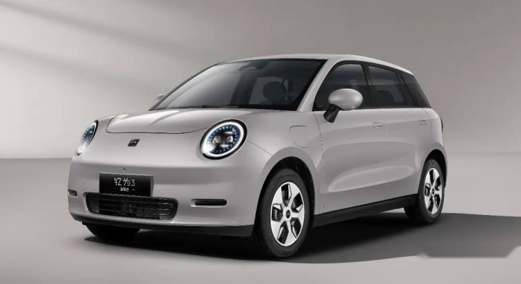 续航330km，7万元级A0代步小车，钇为3挚爱版官图曝光