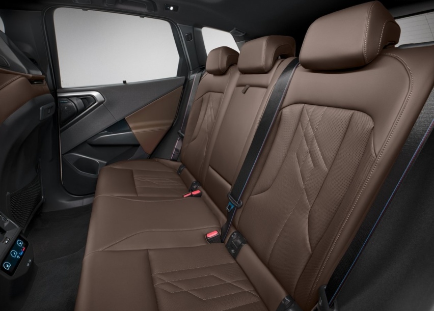 2025款宝马X3 M50 xDrive，直列六缸轻混，4.6秒破百