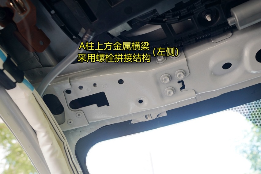 新奇骏拆解(3)车顶结构 锈迹斑斑的大新车！