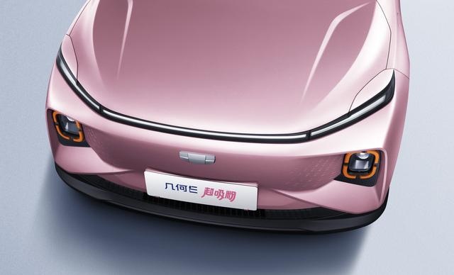 “她”版吉利几何E：拒绝沉闷，E起圈粉！