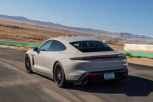 保时捷Taycan GTS、Turbo S Cross Turismo