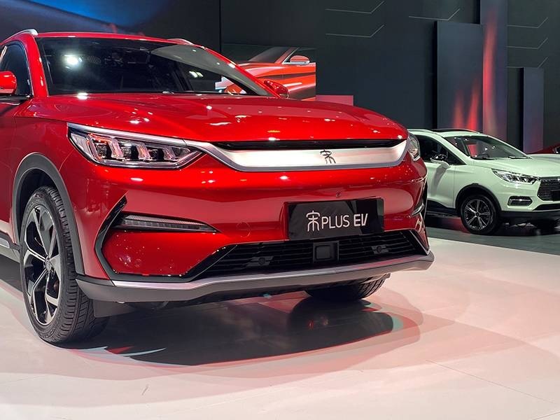 2020成都车展：实拍比亚迪宋PLUS，推纯电/燃油双版本