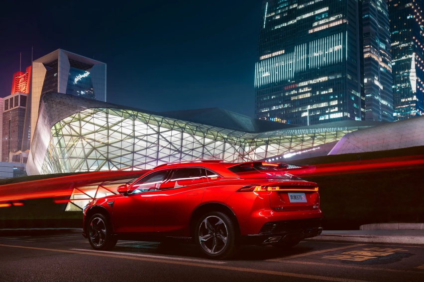溜背轿跑SUV 奔腾B70S开启预售 11.09万元起