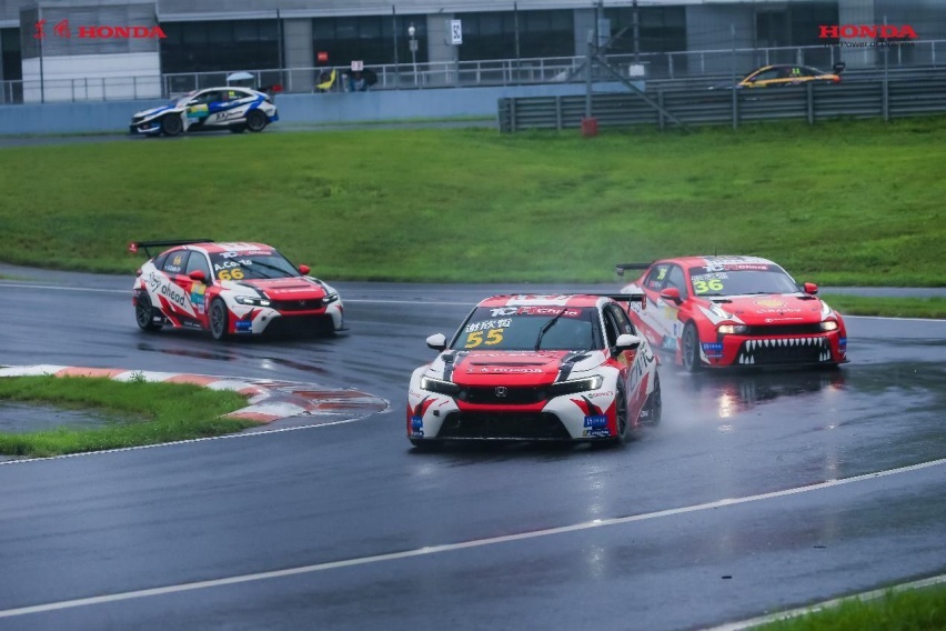 新一代CIVIC TYPE R首秀国内赛事 东风本田车队斩获CTCC“