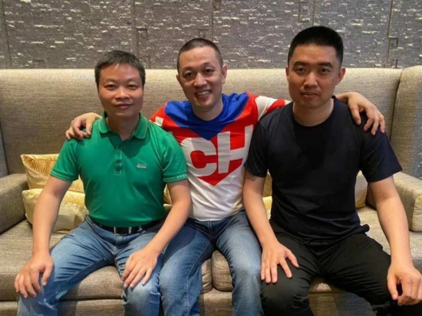 曹德旺炮轰电动车，李斌、何小鹏是他眼中的阿Q吗？