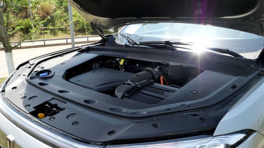 试驾新摩卡DHT-PHEV 轴距超过2米9 竞品是谁？