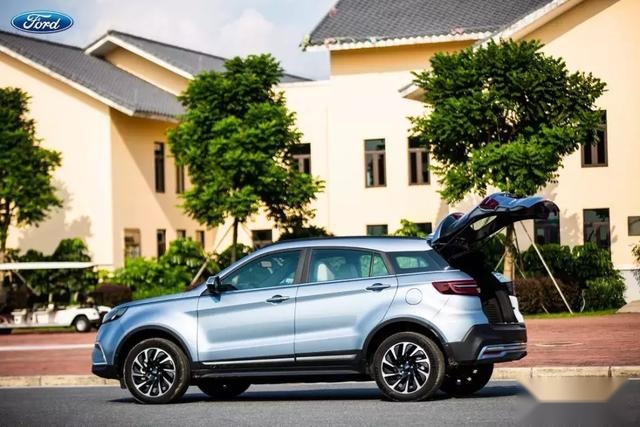 国内首台合资紧凑级纯电SUV 亲身体验福特领界EV