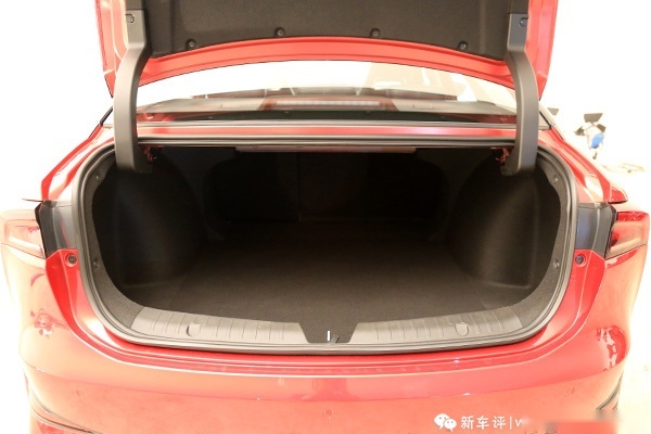 广丰iA5实拍：传祺换标车？和Aion S还是有不同的