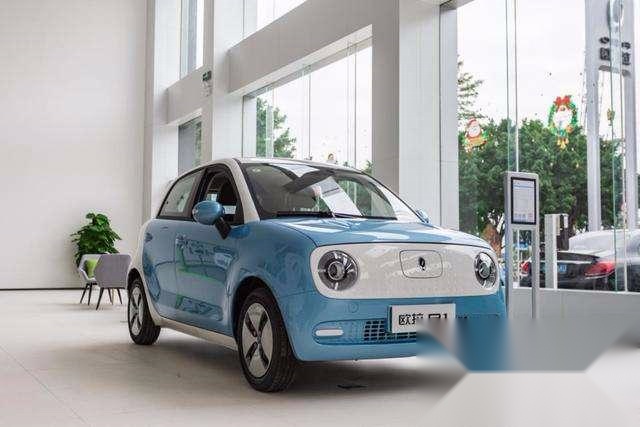 “Smart+MINI”的小车仅七万出头，这款“小可爱”可不止是萌