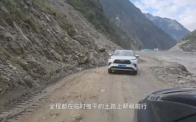 第四代汉兰达4000米高原首测：自吸让它差点“窒息”了