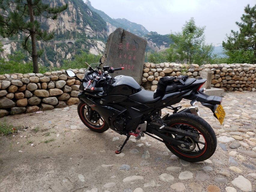 要速度也要酷，短途摩旅神器：铃木GSX250R