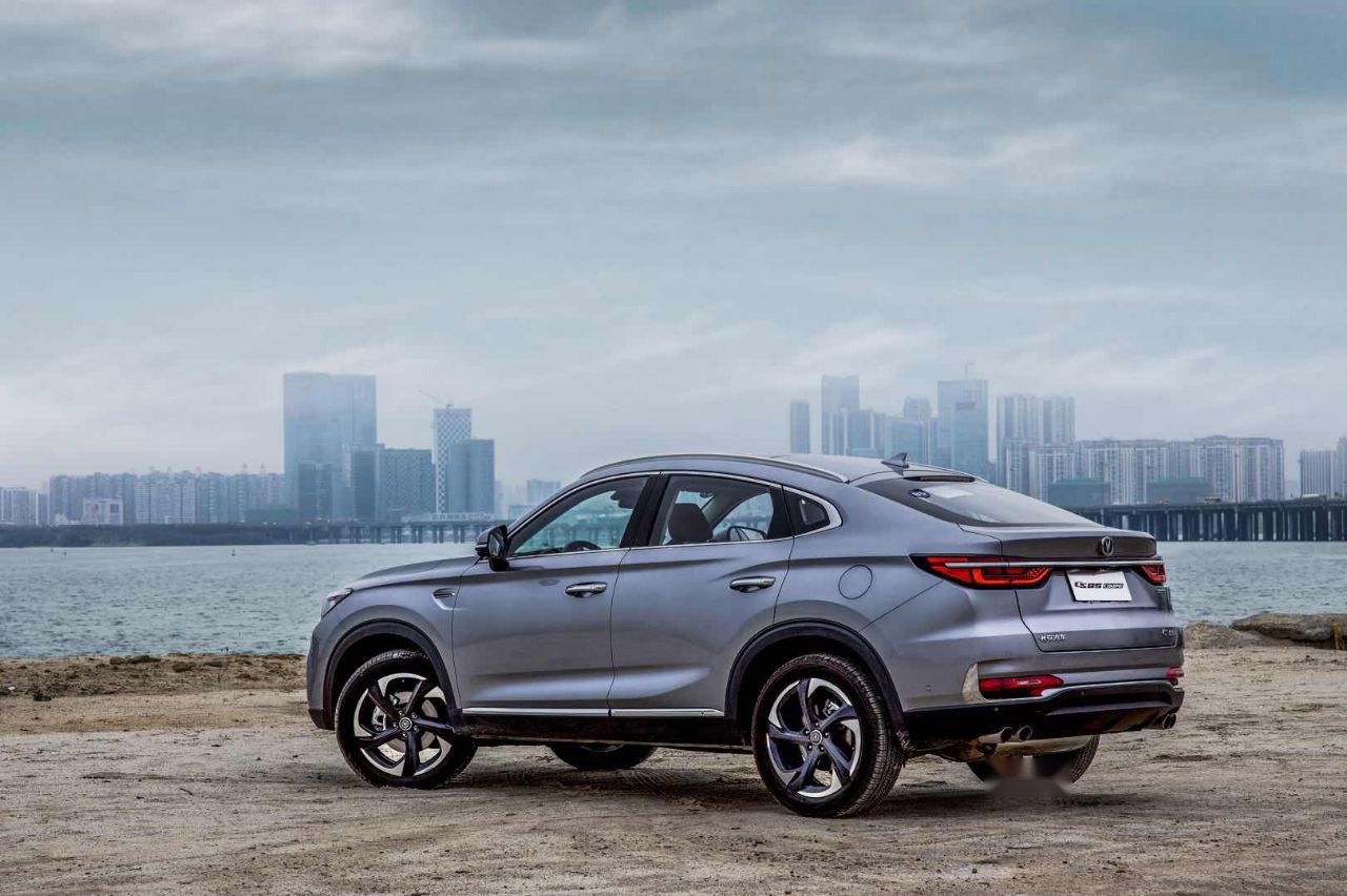 长安推CS85 COUPE 1.5T新车，不足12万起太划算