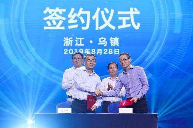 荣威RX5 MAX逆市而来挑大梁，攀登自主品牌新高度