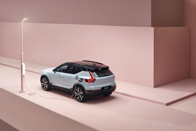 油电双生 智享同价 XC40纯电版官方直售价29.9万元起