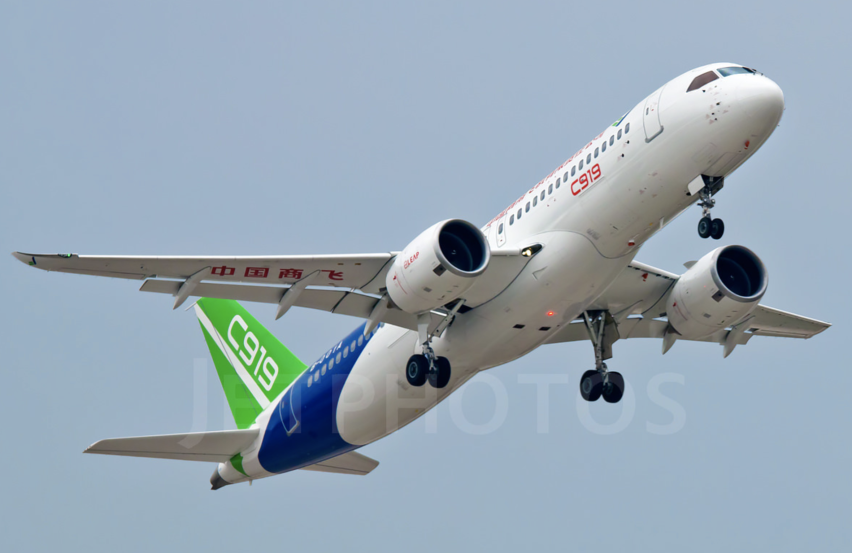 C919飞机能否打破波音空客的垄断？国产大飞机的市场前景和挑战