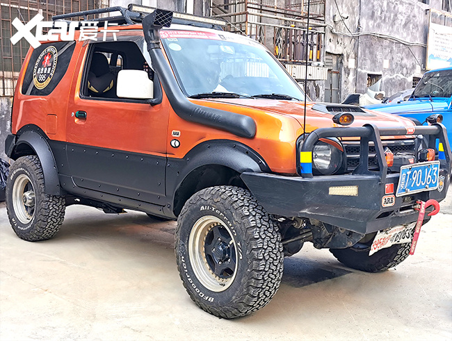 吉姆尼改装车身防护局部喷涂猿金刚防爆装甲涂层抗冲耐磨防刮