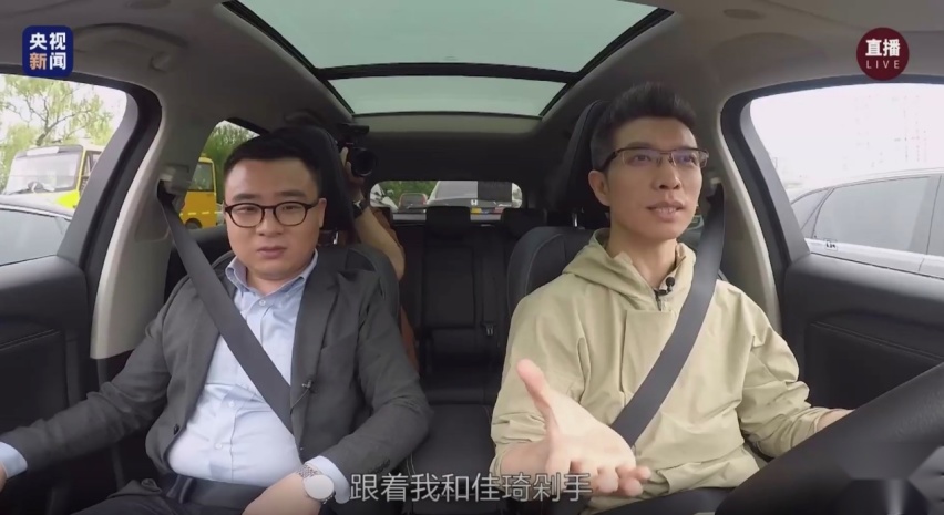 WEY首试直播带货即成刷屏事件，VV6获“小朱配琦”力荐