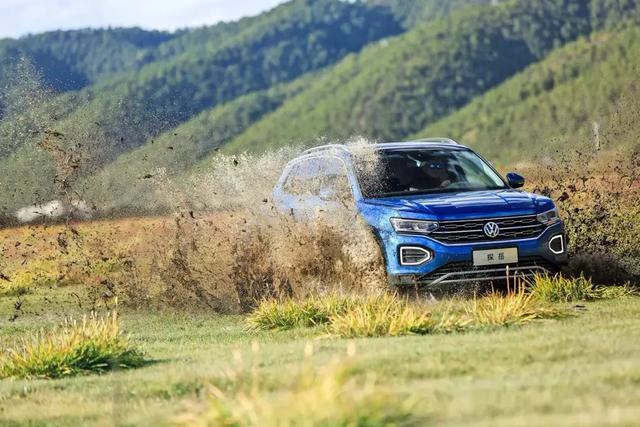 钟观 | 当新生代遭遇老江湖，探岳与RAV4荣放谁更讨年轻消