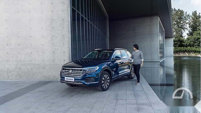 破百5.7秒，百公里耗油2.3L，大众途锐eHybrid上市