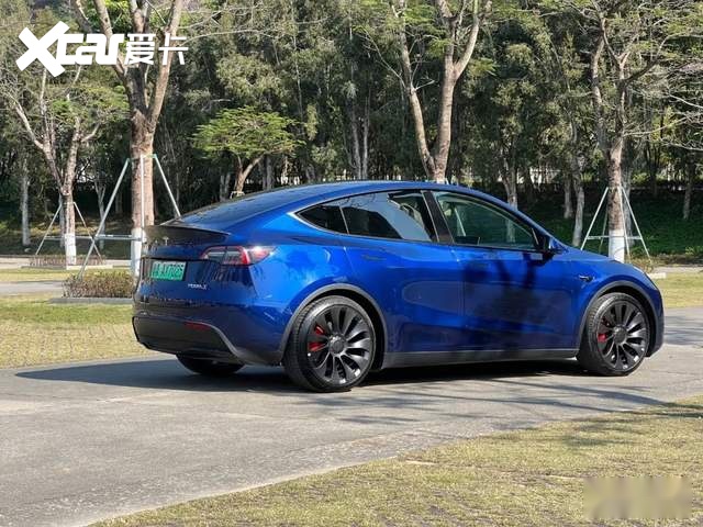 年轻人的“大号玩具车” 春节试驾 Model Y P