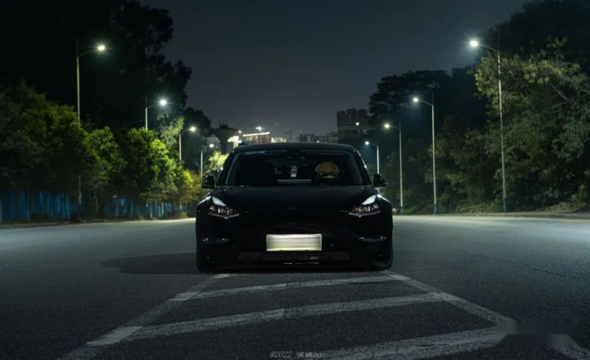 换轮毂如换鞋的特斯拉Model 3P，改不了更快那就玩姿态