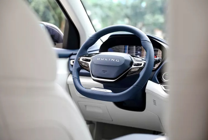 2.0L+混动 每公里3毛9，五菱凯捷铂金版 12月中旬上市 15万入
