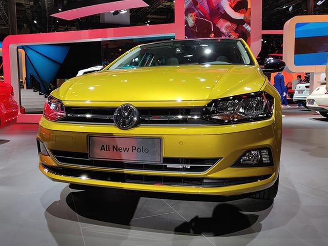 毕业季入手一台新车，本田飞度对比Polo Plus，该买哪款最划算？