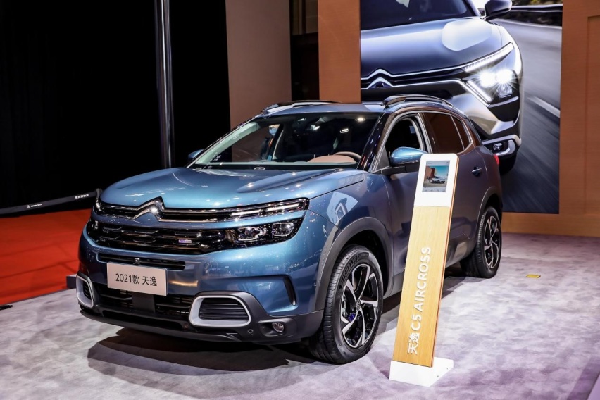 凡尔赛C5 X登上海车展，成最独特跨界车