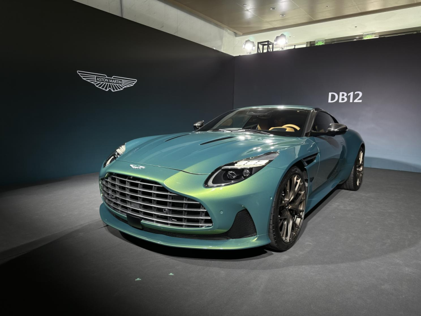 阿斯顿·马丁DB12正式上市，251.8万起，零百加速3.6秒