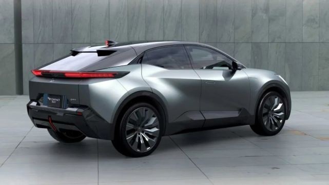 与普锐斯设计同源，丰田bZ Compact SUV