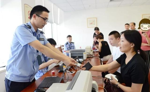 驾驶证到期需要换证了，但没有车，需要怎么操作？