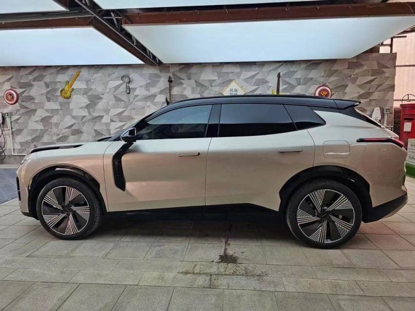 领克08：科技与设计的完美融合，超越传统豪华SUV
