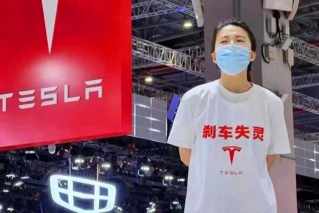 4月销量大跌,特斯拉女高管却要教育用户,强硬背后有何隐情?