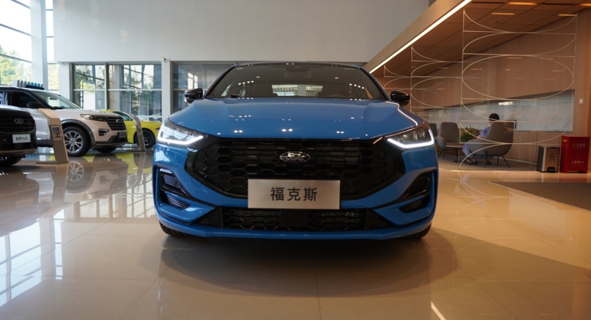 实拍新款福克斯，新面貌搭档四缸机，有没有8AT还重要吗？