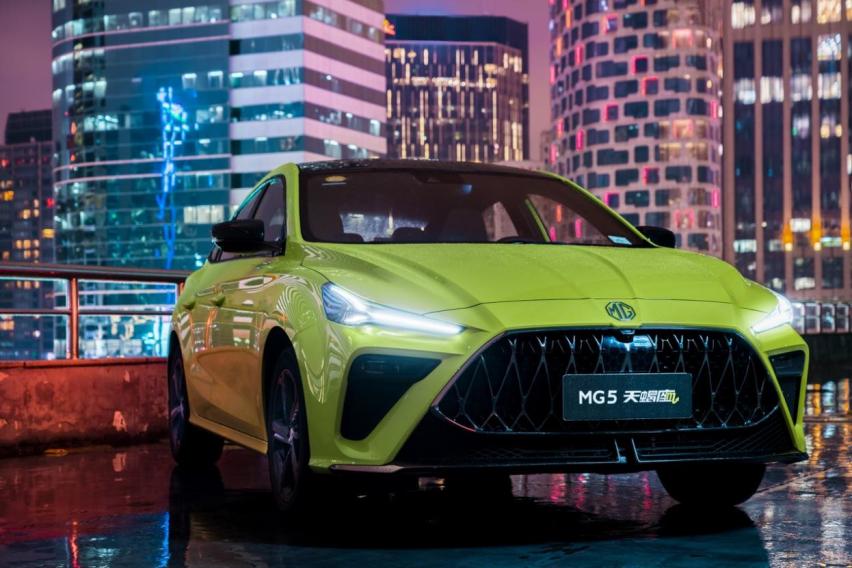 年轻人第一台潮跑 MG5天蝎座上市 实际到手价9.99万元起
