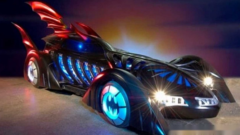 蝙蝠侠诞生80周年经典蝙蝠车回顾 你喜欢其中的哪台座驾-爱卡汽车爱咖