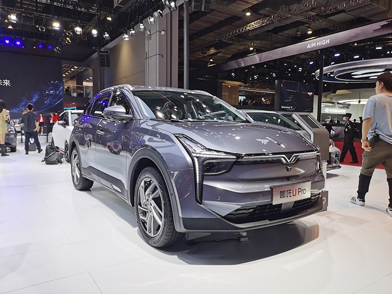 售9.98万元起，哪吒U Pro真能凭性价比硬杠燃油车？