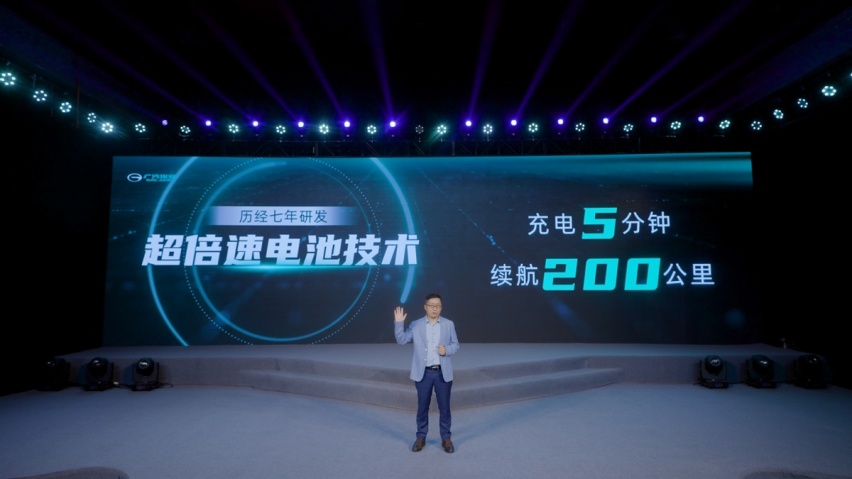 当充电跟加油一样快，你还会拒绝纯电车吗？