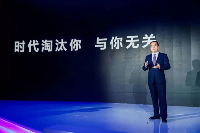 宝马电动化错失良机，iX如何挑战特斯拉Model X?