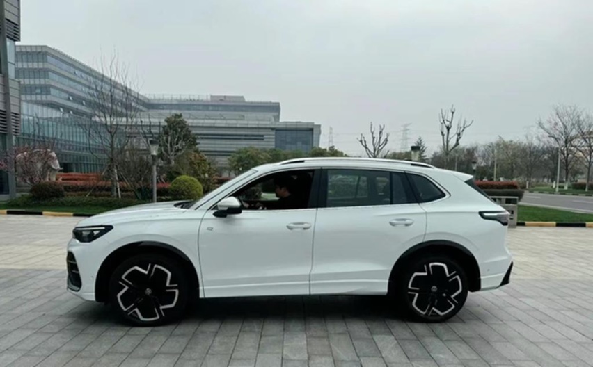 大众途观L Pro现身，颜值焕新，新增副驾娱乐屏，与途观L同堂销售