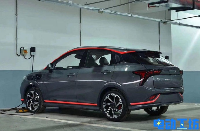 哪吒第三款新车——哪吒V实车曝光