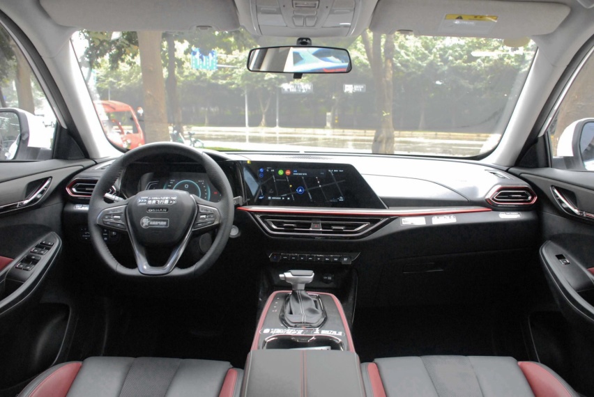 长安欧尚X5上市，售价6.99万起，主打10万级SUV市场