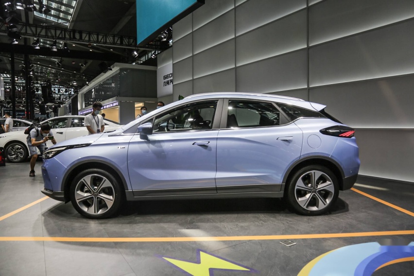 定位紧凑型纯电动 SUV 深港澳车展实拍几何 C