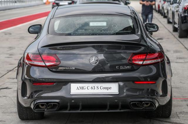 梅赛德斯AMG C63S Coupe海外实车
