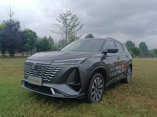 神车 第三代长安CS75 PLUS 升级进阶焕新而来